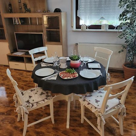 Ferienwohnung Fuer 4 Personen Mit Schnellem Wlan, Glasfaser, Tv Paket Beilstein  Buitenkant foto