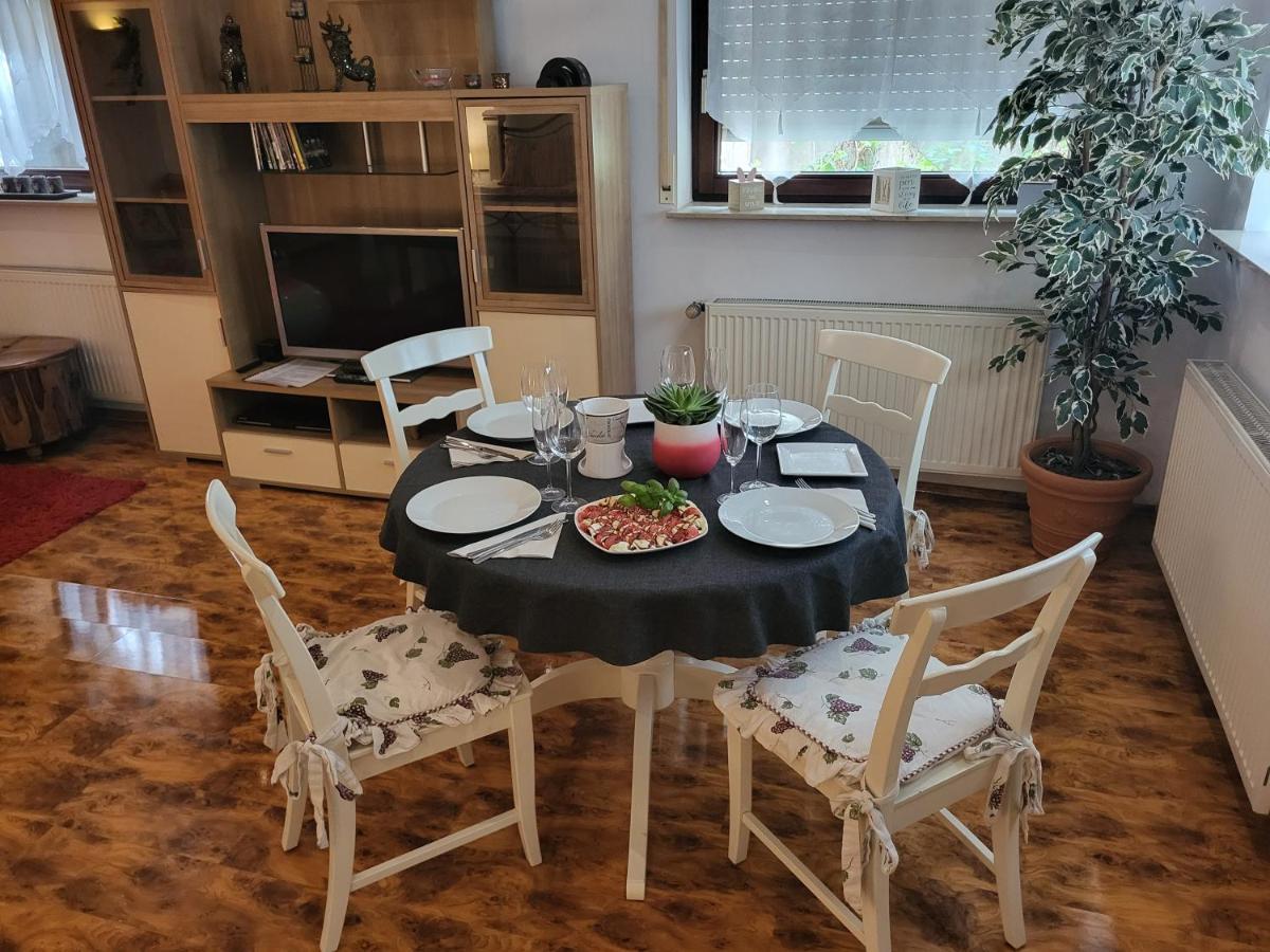 Ferienwohnung Fuer 4 Personen Mit Schnellem Wlan, Glasfaser, Tv Paket Beilstein  Buitenkant foto